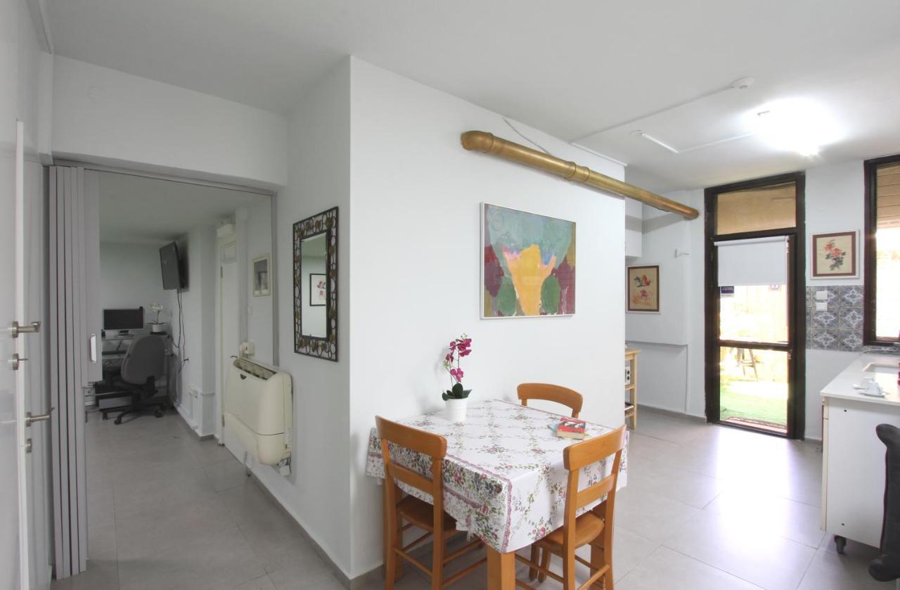 Like Home Gedera Buitenkant foto