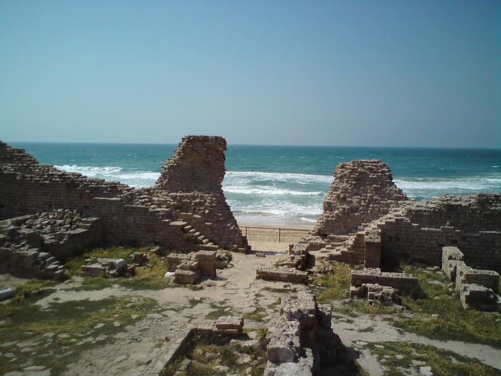 Like Home Gedera Buitenkant foto