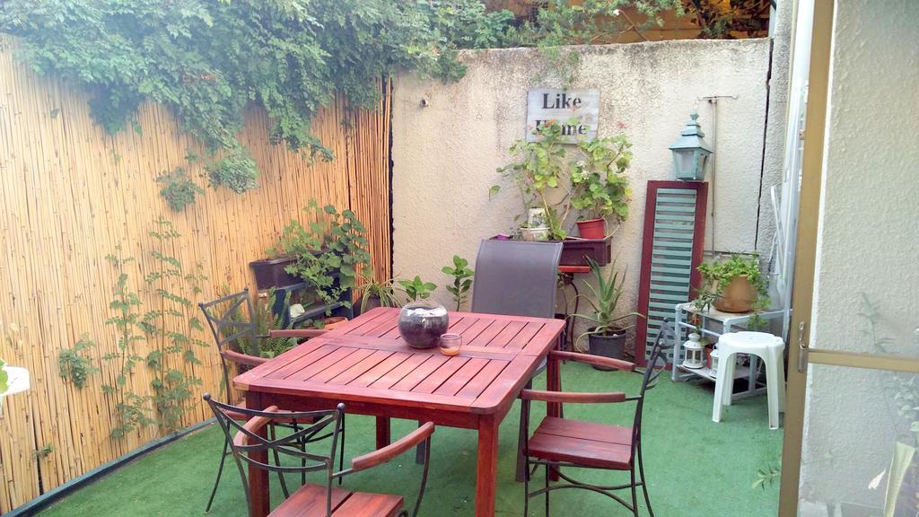 Like Home Gedera Buitenkant foto